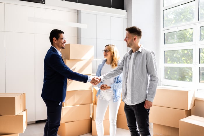 shutterstock_2485365695